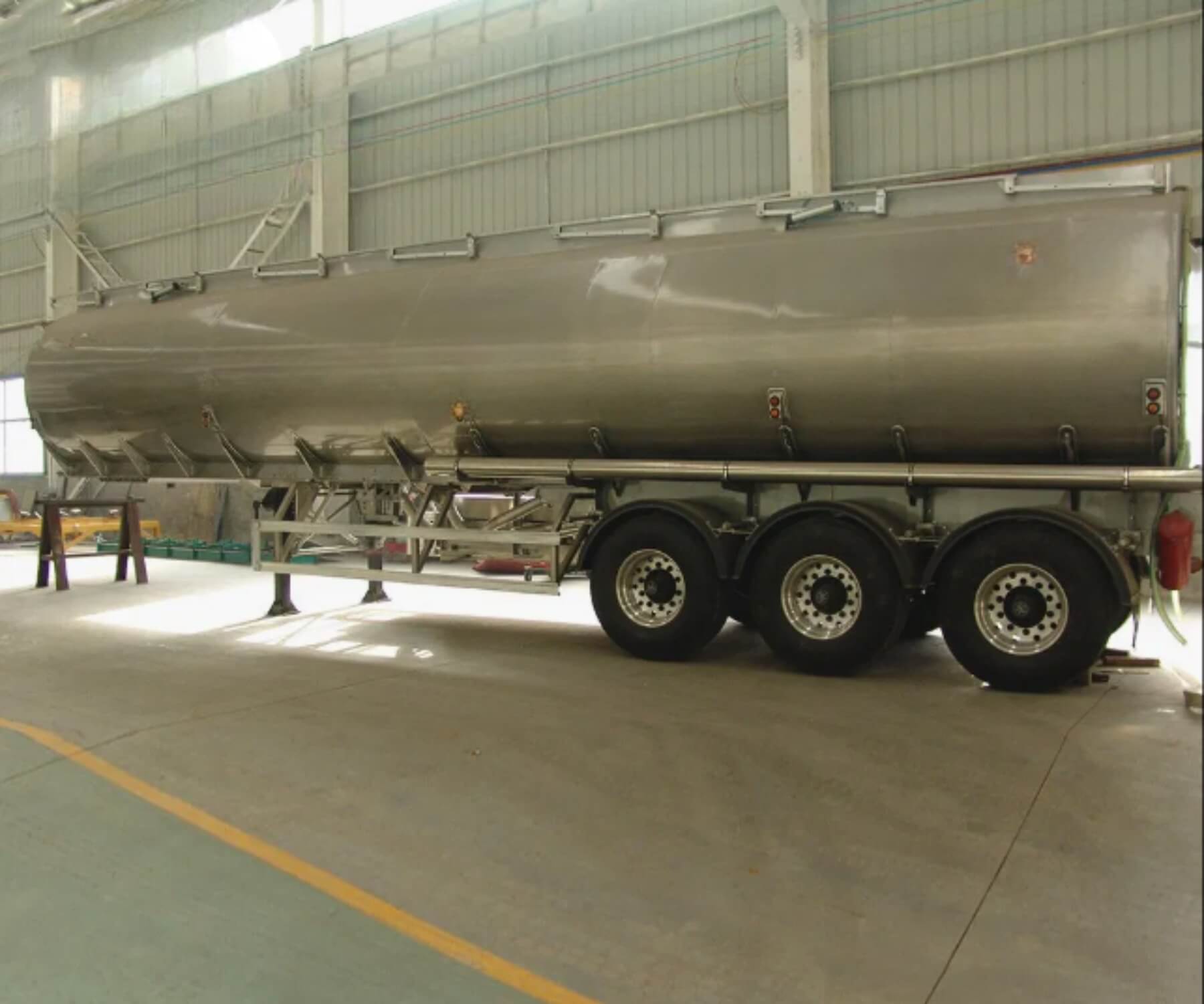 60000 liters aluminum tanker trailer for sale (3)