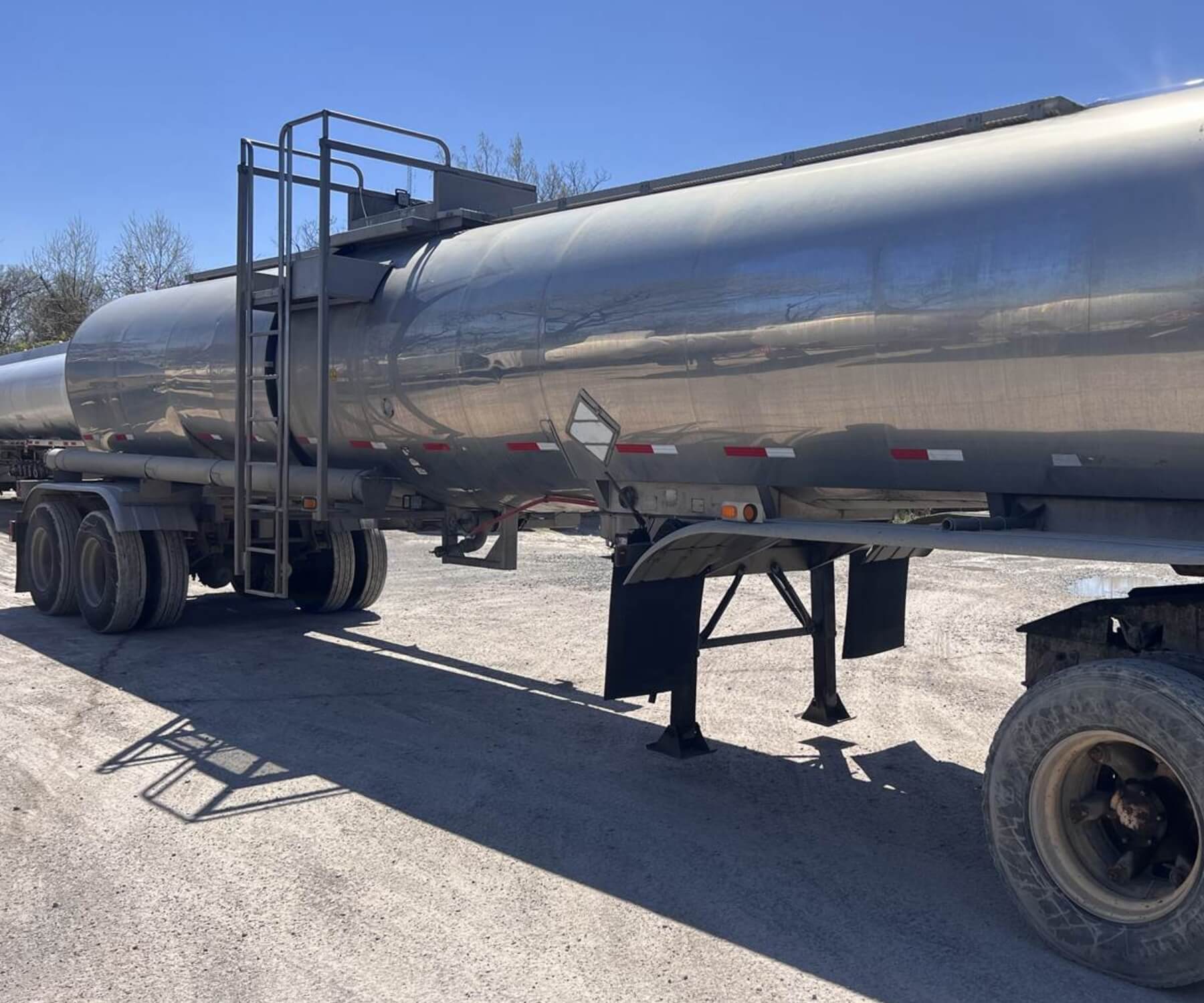 Chemical Trailer (4)
