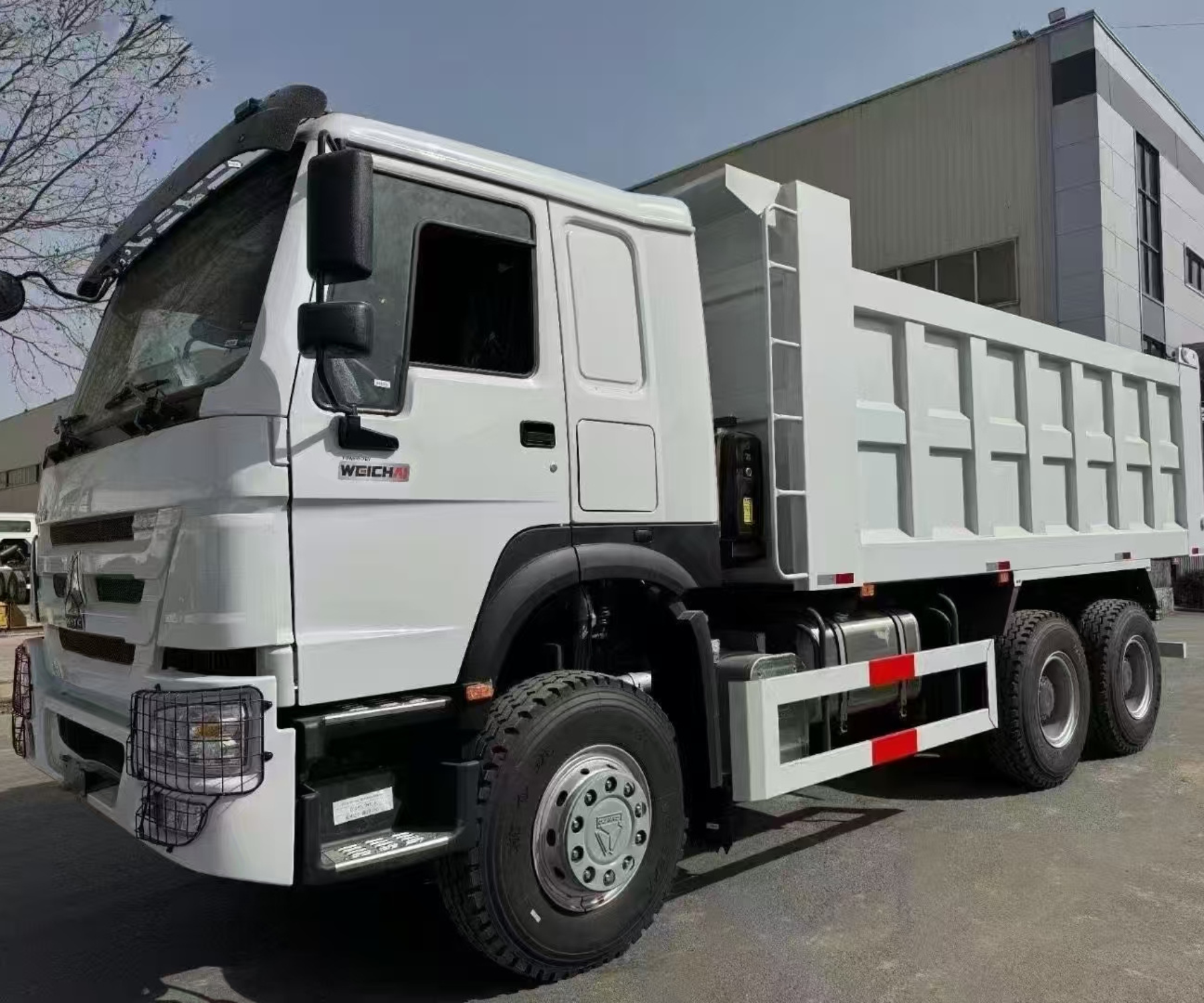 6x4 Heavy-Duty Tipper Truck for Mining and Construction (1)