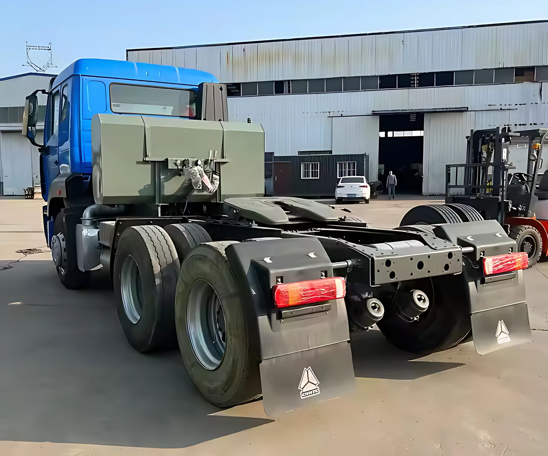 Brand New SINOTRUK HOWO 6x4 tractor head (3)