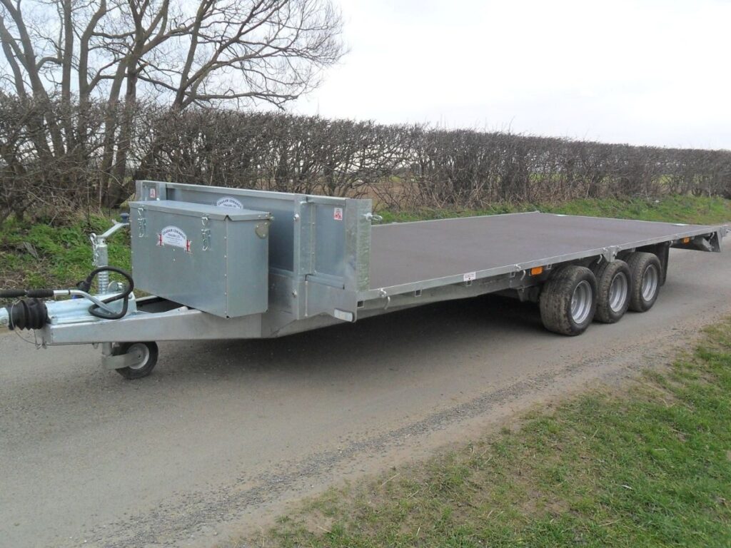Top 6 Benefits of a Tri Axle Trailer 1 Top 6 Benefits of a Tri Axle Trailer 1