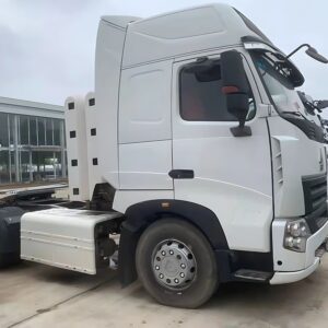 CHINA SINO-TRUCK HOWO A7 4×2 Tractor Head 420 HP 6 Wheels