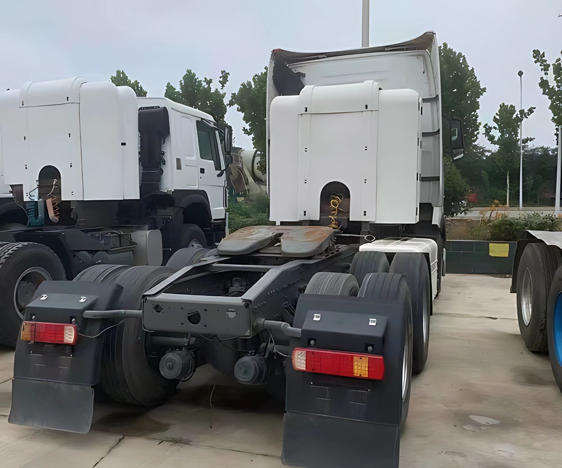 china sinotruck howo a7 4x2 tractor head (3)