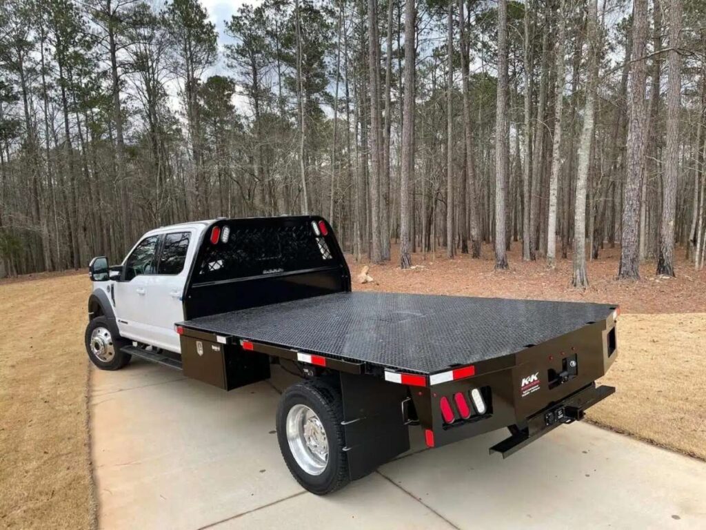 Flatbed Truck for Rental: What You Must Know 2