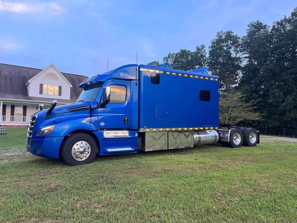 How Many Gallons Does A Semi Truck Hold? 2 How Many Gallons Does A Semi Truck Hold? 2
