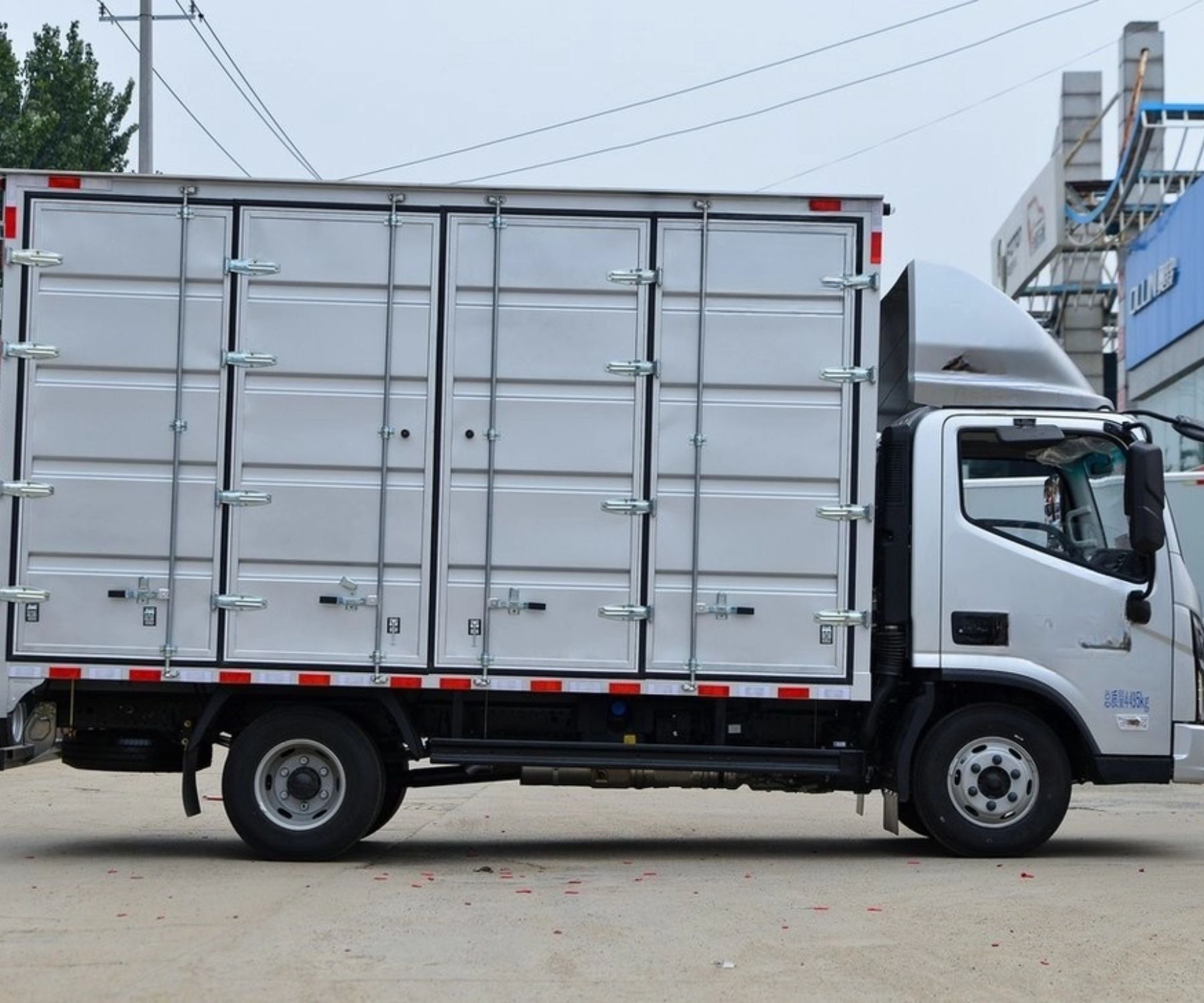 light duty cargo truck (2)