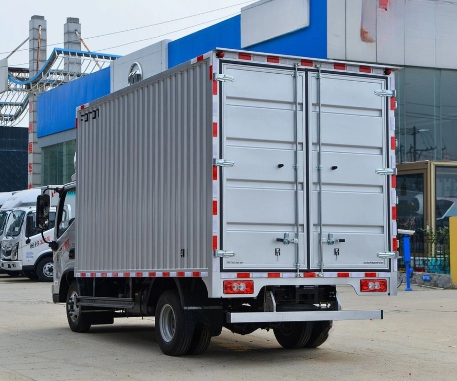 light duty cargo truck (4)