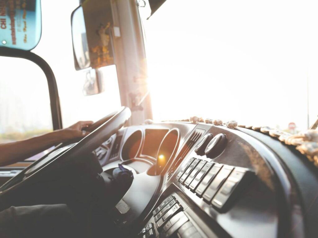 Tri Axle or Tandem? Dump Truck Comparison Guide 4 Tri Axle or Tandem? Dump Truck Comparison Guide 4