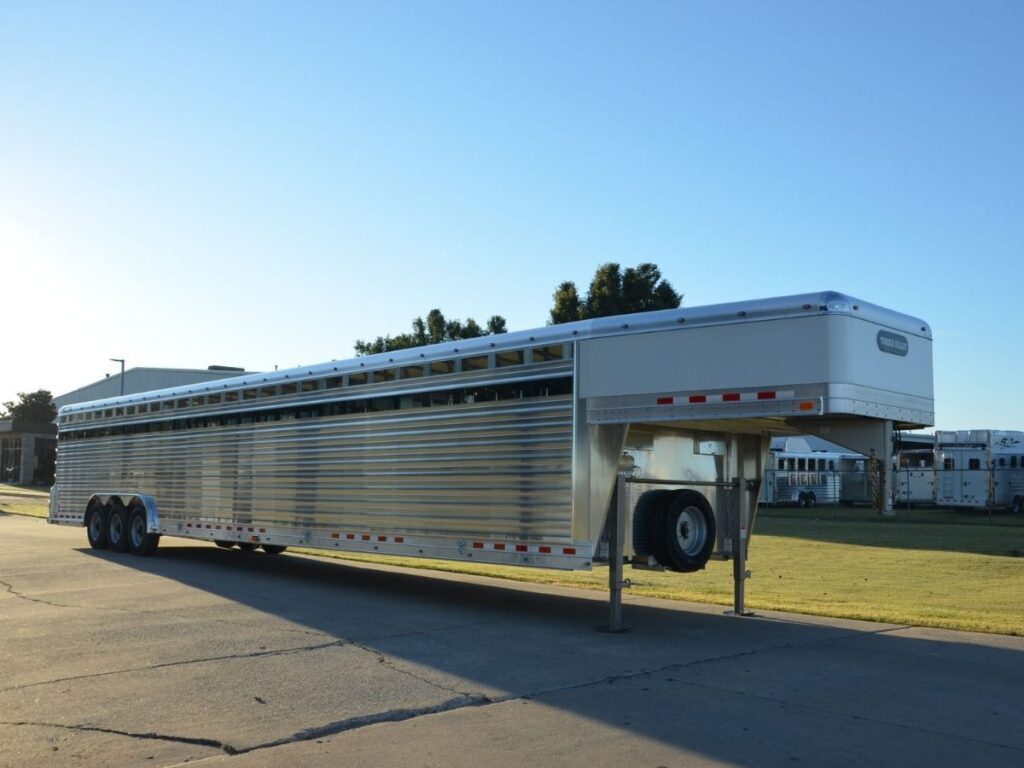 7 Different Types of Livestock Trailers 3 7 Different Types of Livestock Trailers 3