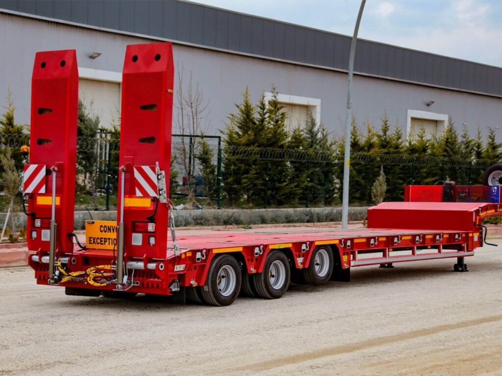 What is a Low Bed Truck? 4 What is a Low Bed Truck? 4