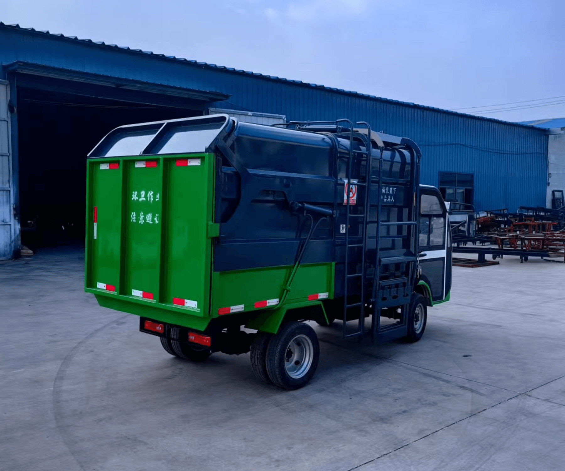 rhinotrail truck (1) (1)